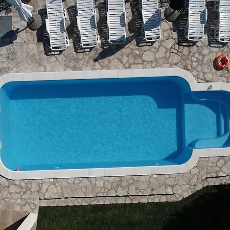 Ane, Divine Βίλα *