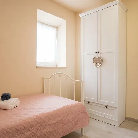 Ane, Divine Βίλα *