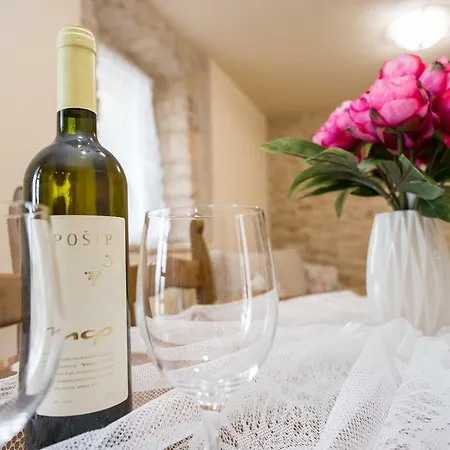 Ane, Divine Villa *