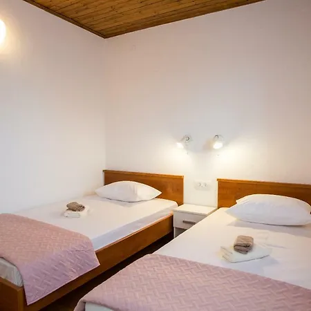 Ane, Divine * Trbounje