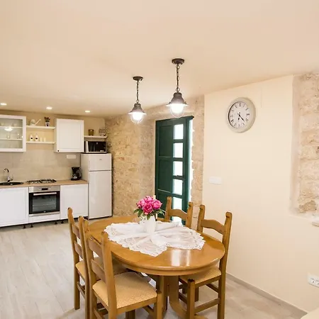 Ane, Divine * Trbounje