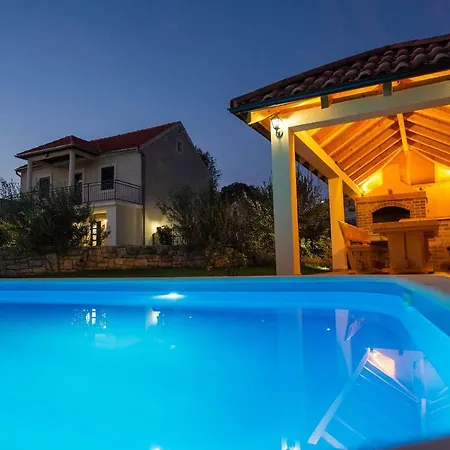 Ane, Divine Βίλα Trbounje