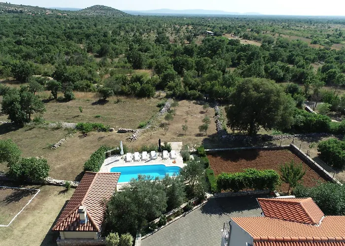 Villa Ane, Divine Trbounje