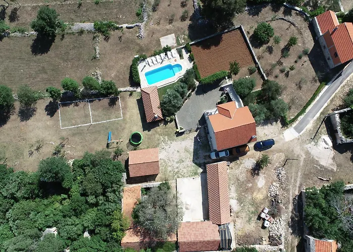 Ane, Divine Trbounje