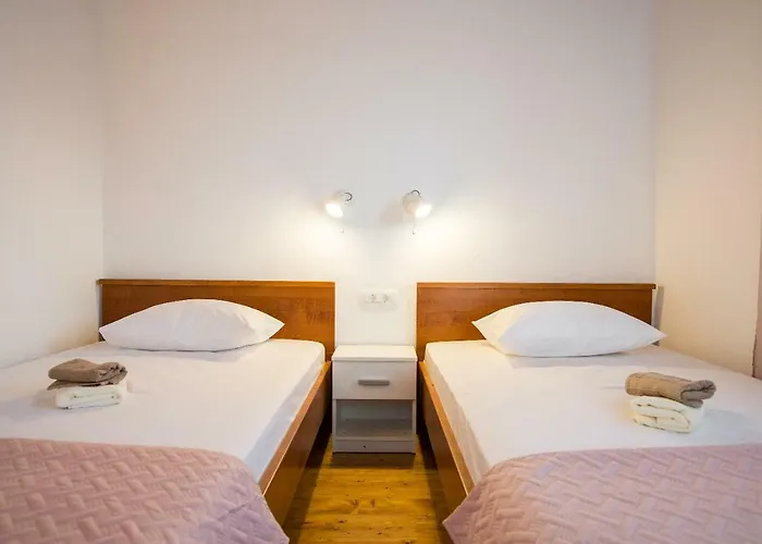 Ane, Divine Trbounje