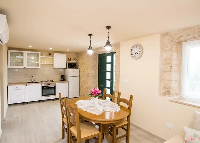 Ane, Divine * Trbounje