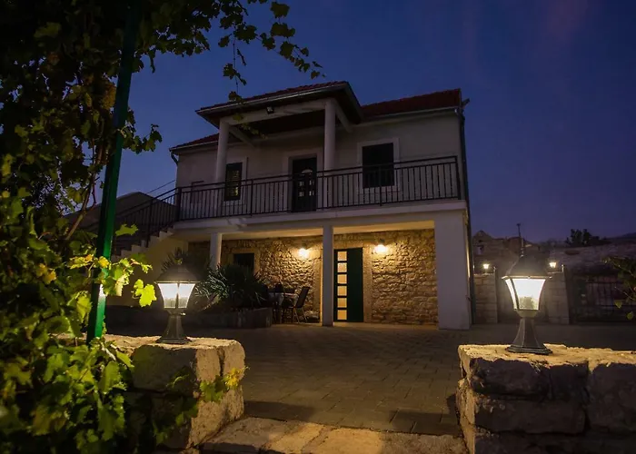 Ane, Divine Villa Trbounje