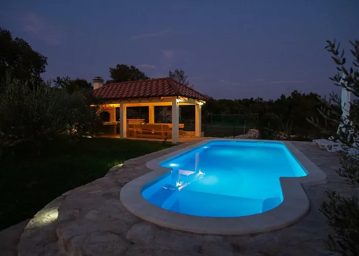 Ane, Divine Trbounje