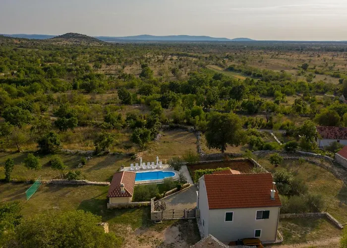 Ane, Divine Vila Trbounje